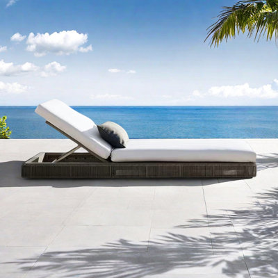Outdoor courtyard wicker lounge chair