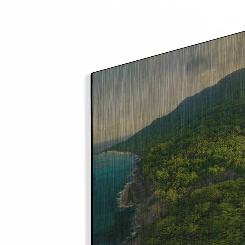«Green Seychelles - Siloutte Island», art mural en métal, 24 po x 12 po
