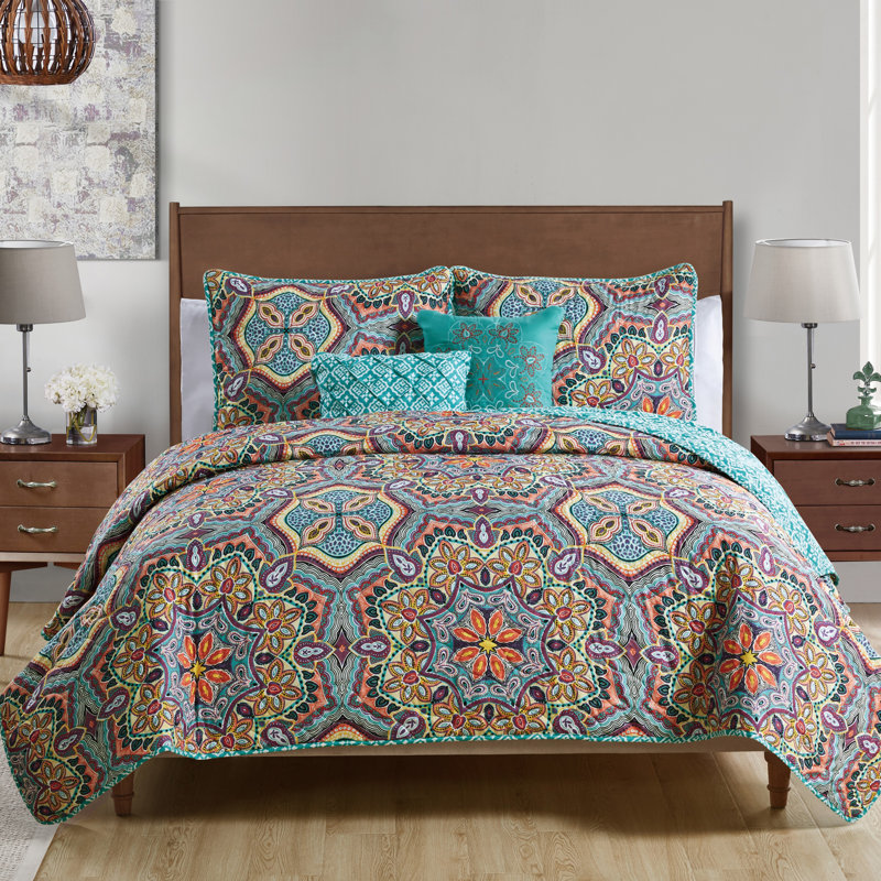 Yara Reversible Medallion Quilt Set, Twin