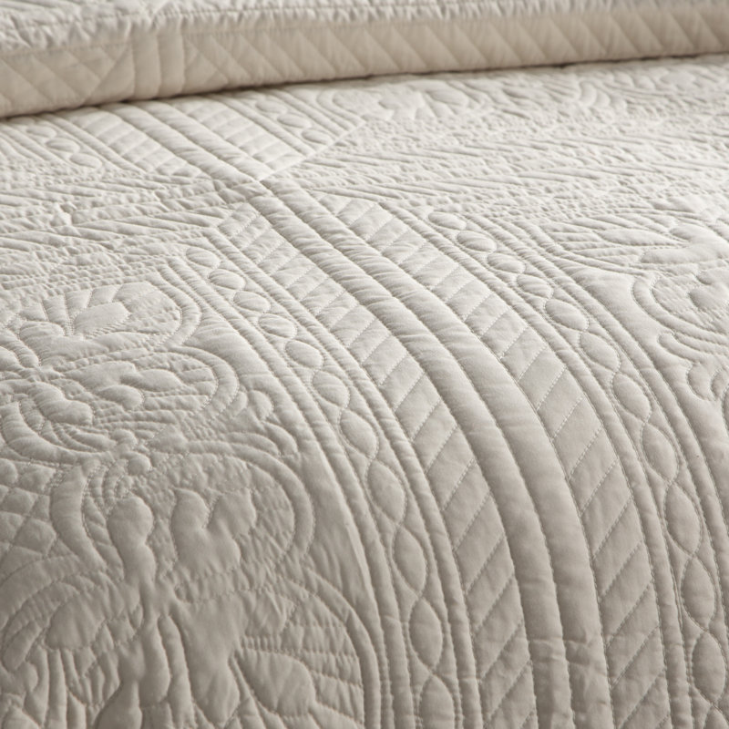 Cream Microfiber Reversible Scalloped Edge Daybed Cover Set
