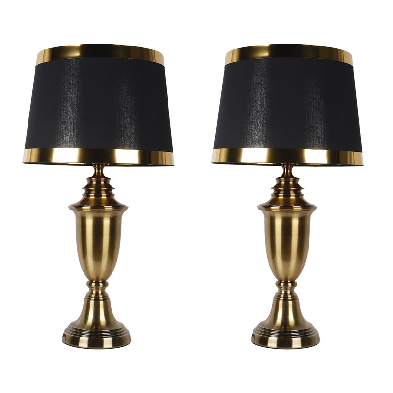 Hauteur de la lampe de table en laiton antique avec abat-jour noir (ensemble de 2): 68 cm / 26,7 po, Noir