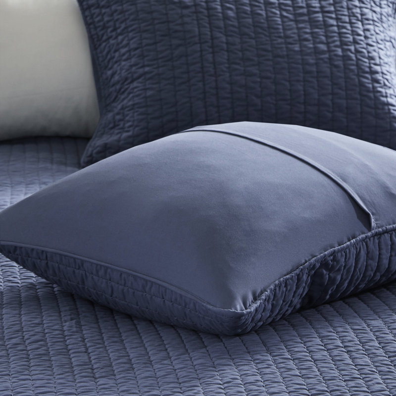 Courtepointe double / grand bleu marine - Microfibre, rembourrage en coton, réversible, réduit la croissance de la literie La microfibre réversible maintient l'hygiène et la fraîcheur