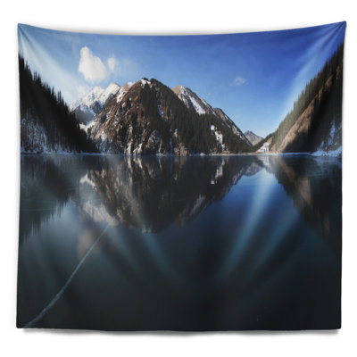 Tapisseriee en polyester congelé mountain lake avec accessoires suspendus inclus