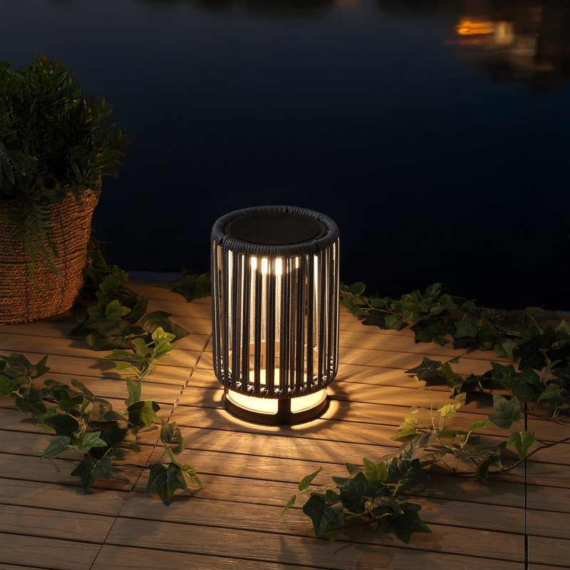 Lanterne à énergie solaire DEL 12,5 po Sawara, Noir/gris, H 13 po x l 8,5 po x P 8,5 po