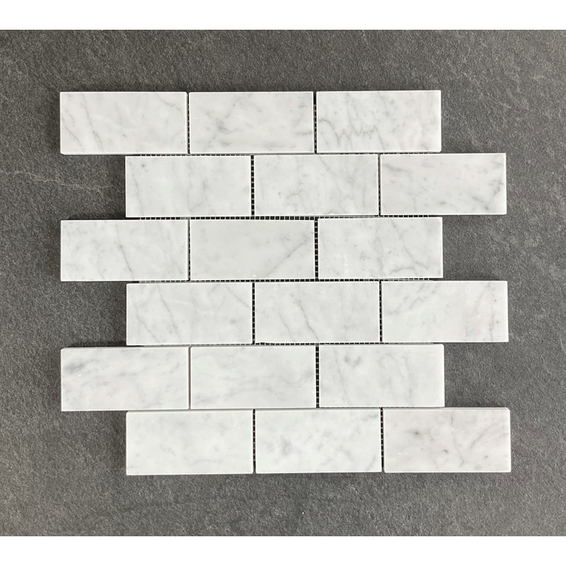 Carreau de mosaïque à joint brique en marbre 2 po x 4 po, Marbre de Carrare blanc