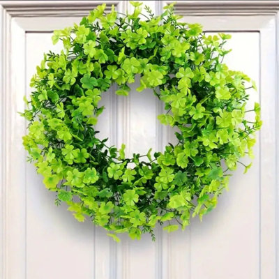 Plastic 30cm Wreath