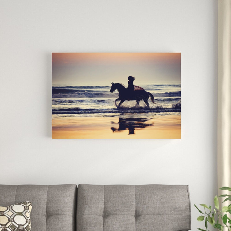 «Run in the Sand III» par PHBurchett - photographie sur toile tendue, H 24 po x l 36 po