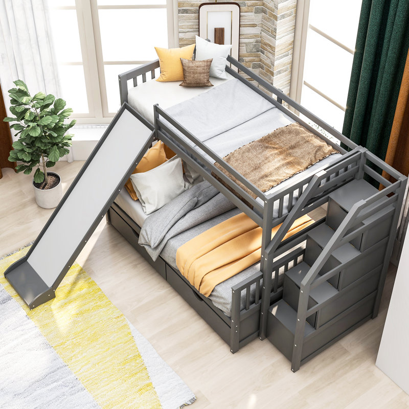 Lit simple superposé au dessus d'un lit double avec tiroirs, rangement et glissade, gris, gris