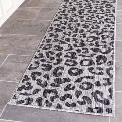 Munguia Animal Print Indoor / Outdoor Rug