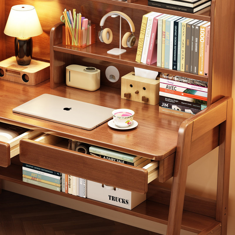 Bureau d'apprentissage pour enfants avec ordinateur