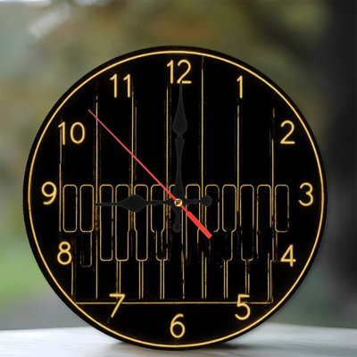 Horloge musicale avec touches de piano