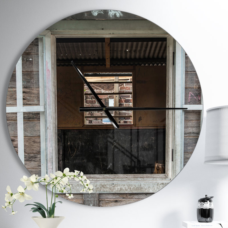 Horloge murale Swigart Farmhouse Designart, Moyen