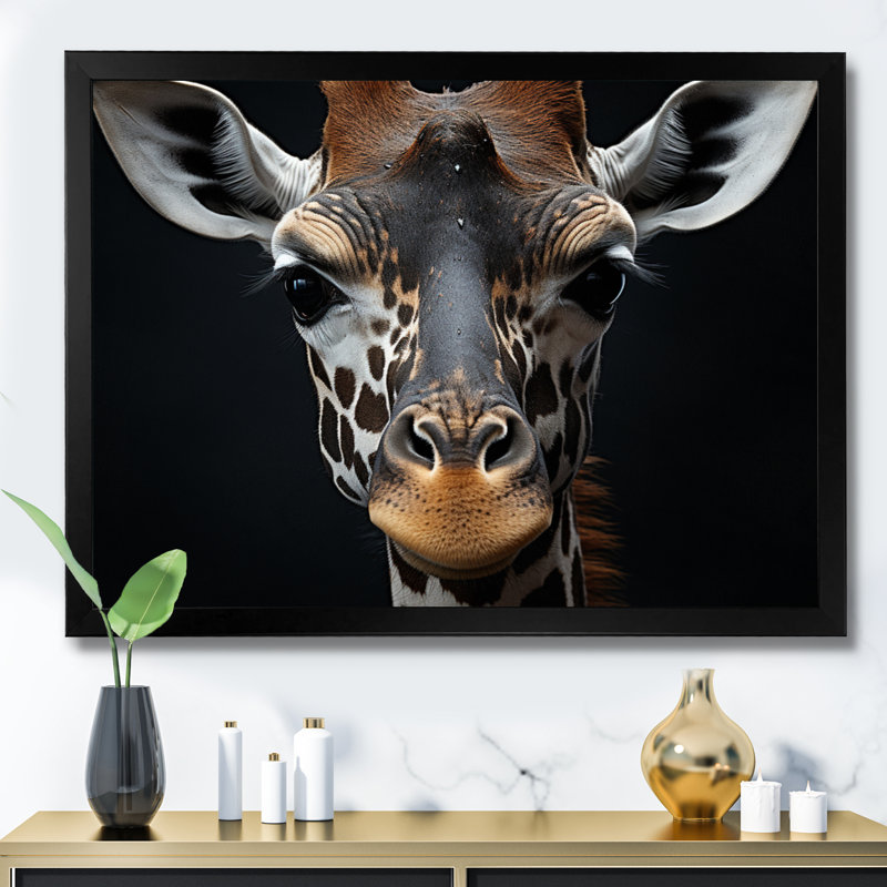 «Black and White Giraffe Portrait I - Giraffe», reproduction d'art sur toile encadrée, H 24 po x l 32 po, Cadre photo unique