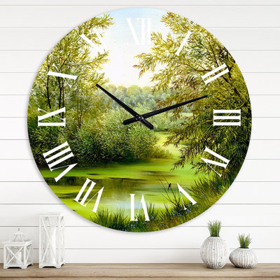 Étang vert avec arbres printaniers - horloge murale Country