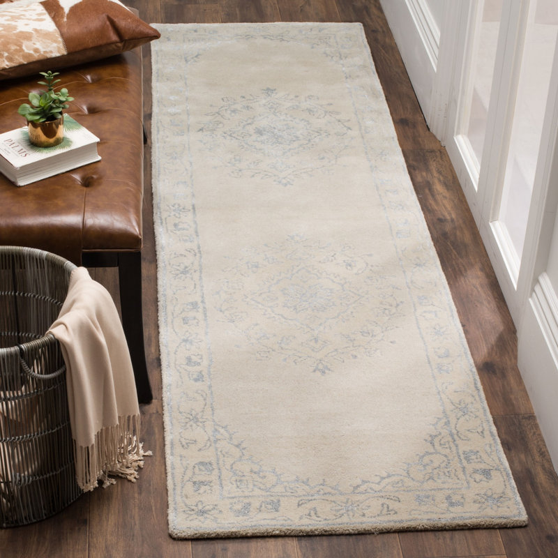 Jonathan Hand Tufted Viscose/Wool Oriental Rug in Gray, Runner 2'3" x 8'