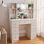 Grand meuble-lavabo avec lumières et station de charge