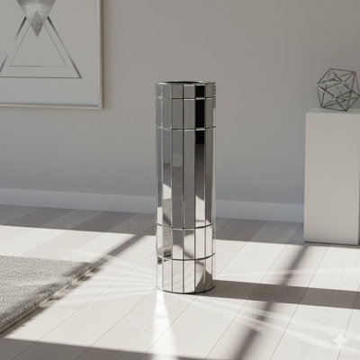 A 36.02-Inch (91.5 Cm) Large Floor Vase With A Silver Octagonal Mirror Finish, Constructed From MDF And Glass. Perfect For Artificial Plants And Pampas Grass.