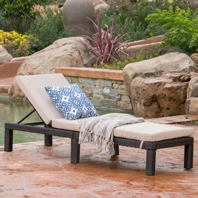 FAUTEUIL PUERTA KD CHAISE, CADRE BRUN FONCÉ AVEC COUSSIN BEIGE