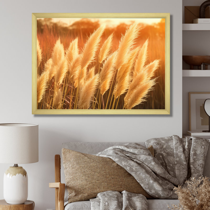 «White Pampas Meadows At Sunset» sur toile, Cadre doré à une seule photo, H 30 po x l 40 po x P 1,5 po
