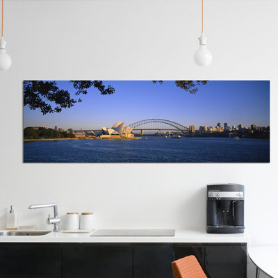 «Vue éloignée du pont du port de Sydney et de l'opéra de Sydney, Sydney, Nouvelle-Galles du Sud, Australie», reproduction de photo sur toile