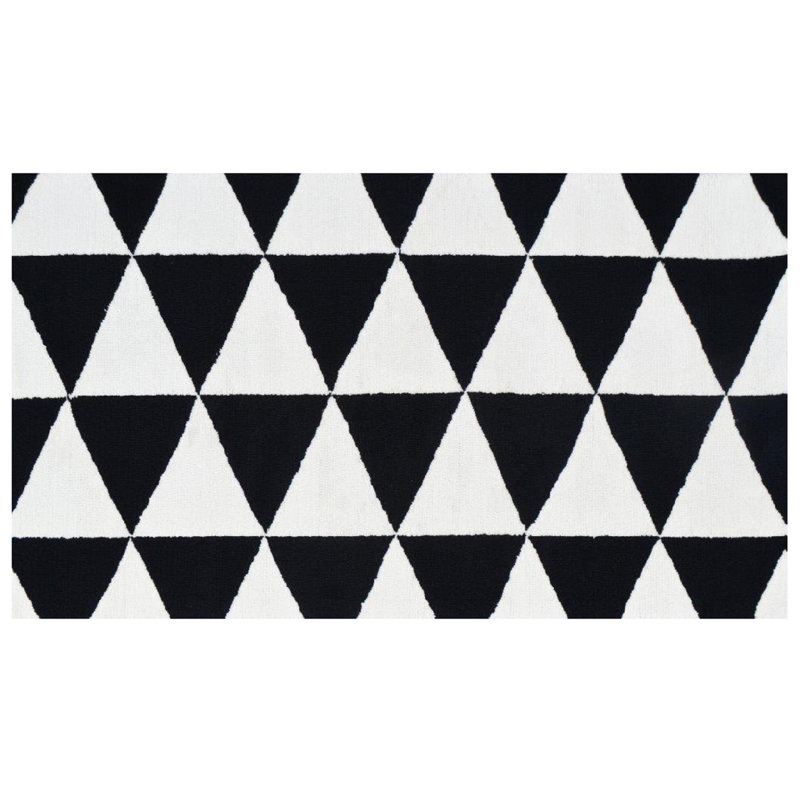 Triangle Patch Black Size 2.8X4.8