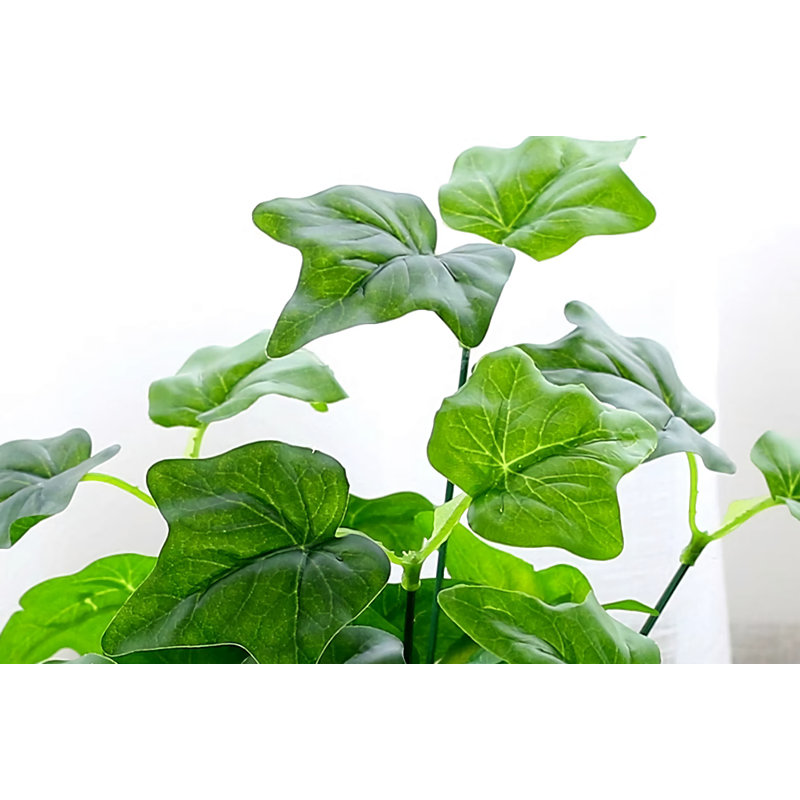 Décoration de table de petite plante verte simulée