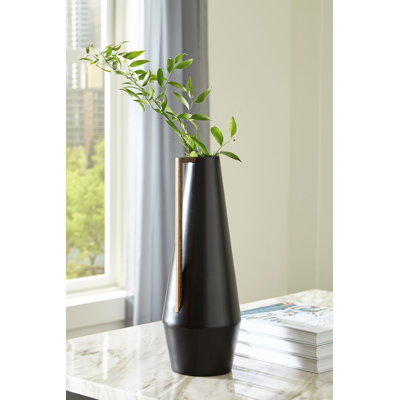 Jarrid Metal Table Vase