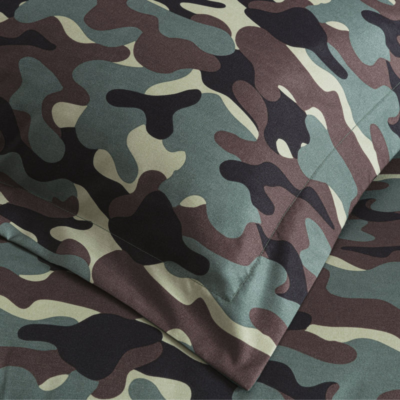 Full Green Microfiber Reversible Camouflage Comforter Set