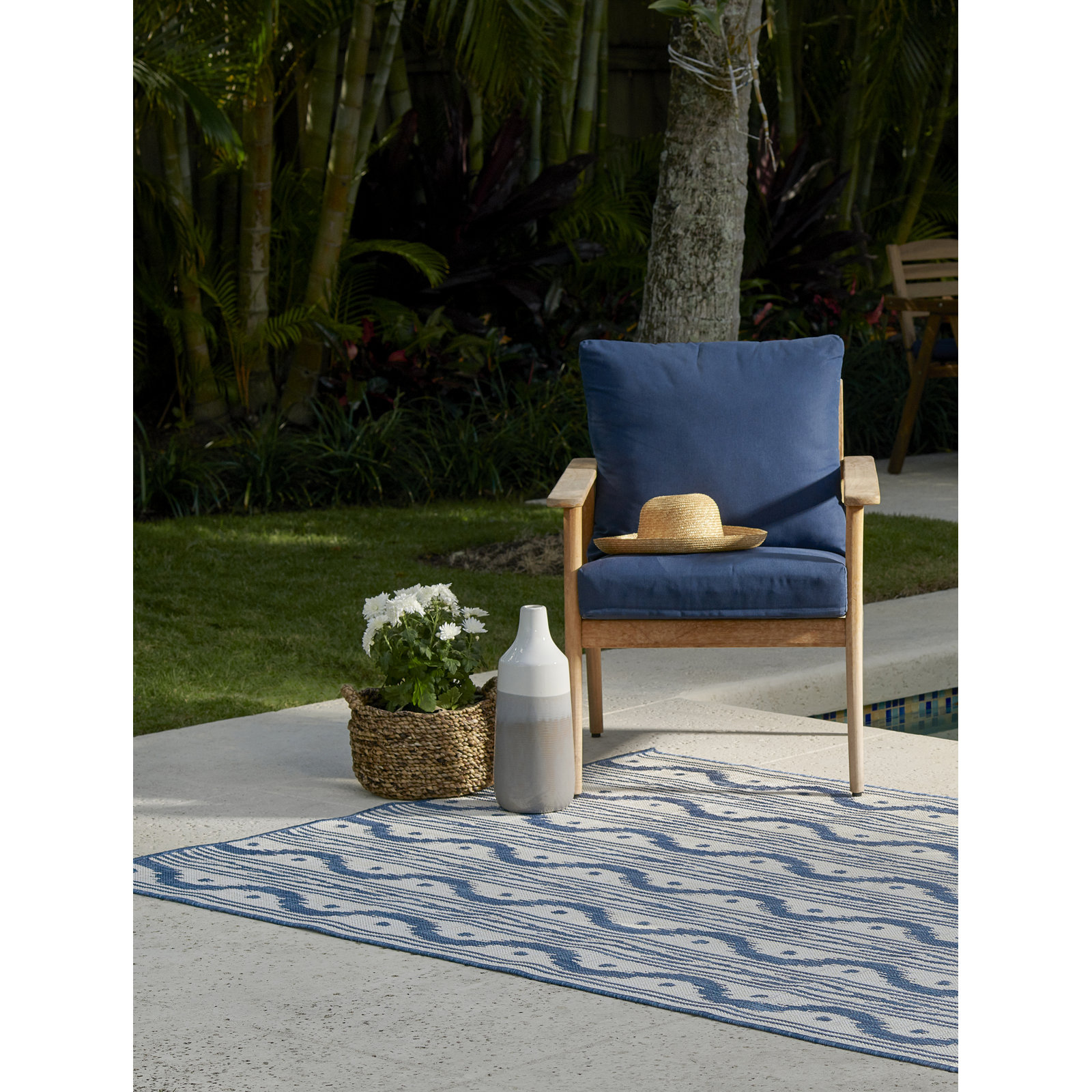 Karini Blue White Ikat Outdoor Rug, Runner 2'7" x 7'6"