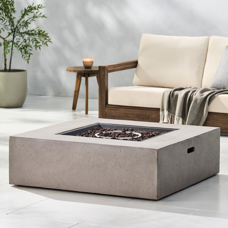 Réservoir d'extérieur 50 000 carrés - oxyde de magnésium gris. Pas d'assemblage. Foyer au propane 40 po x 40 po x 12,5 po, 92,42 lb à l'extérieur gris. Assemblage - 40,85 po x 40,85 po x 12,47 po