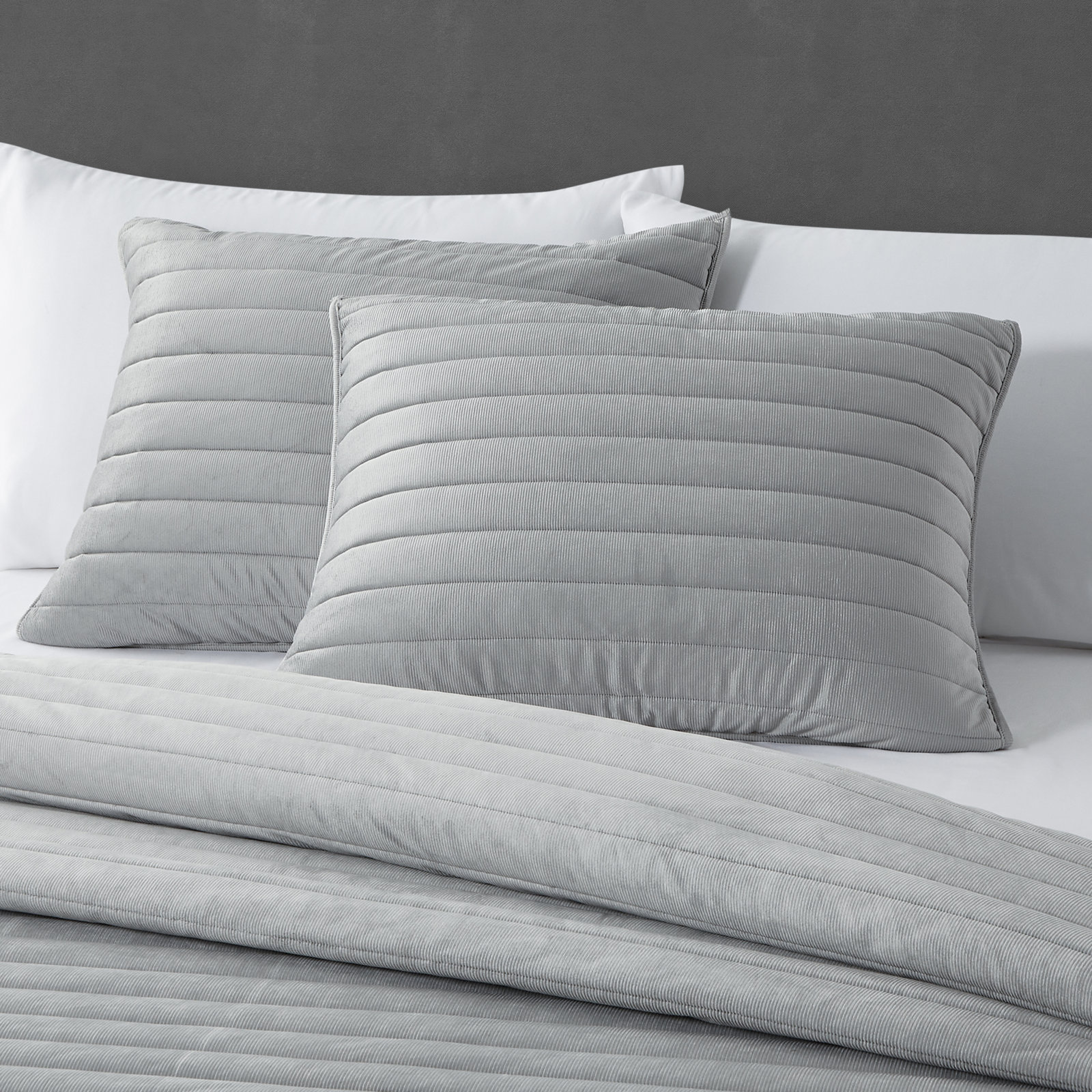 Valletta Quilt Set, Silver, Twin Quilt + 1 Standard Sham