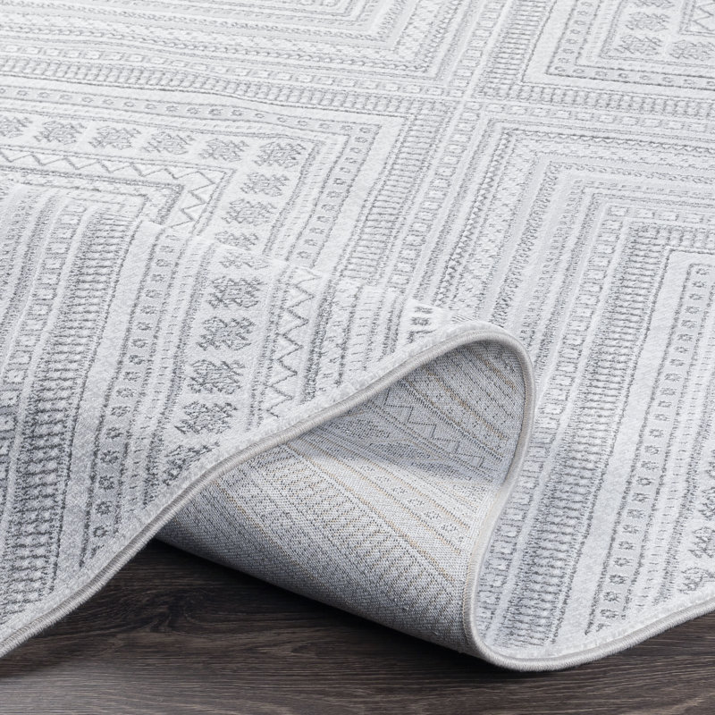 Amee Geometric Indoor Rug, Rectangle 2' x 3'