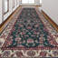 Tapis de couloir vert et ivoire noué à la main de haute qualité