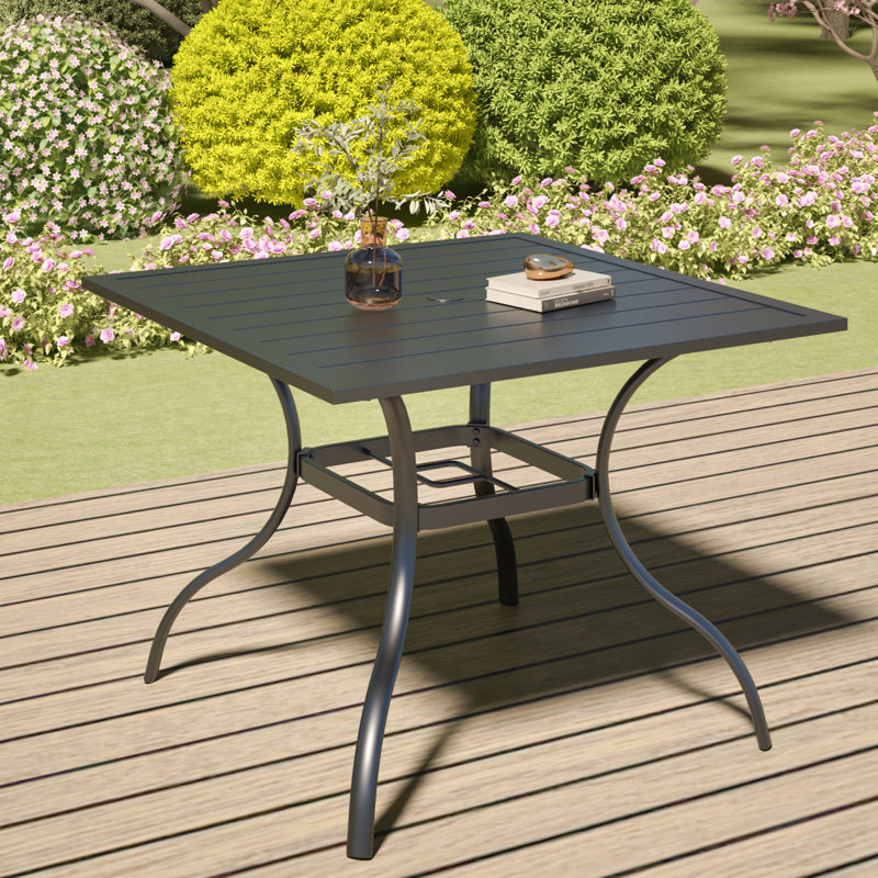 Table de salle à manger d'extérieur carrée 35 "avec trou pour parasol, H 28 po x l 35 po x P 35 po