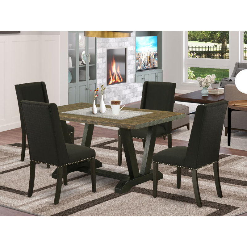 Cet ensemble de salle à manger 5 pièces comprend une table de cuisine Jacobean patinée et 4 chaises Parson en tissu noir à haut dossier - Finition noire brossée