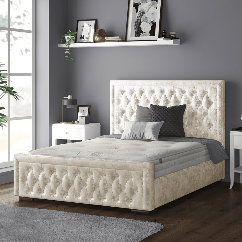 Oneybrook Upholstered Bed, Double (4'6), Cream