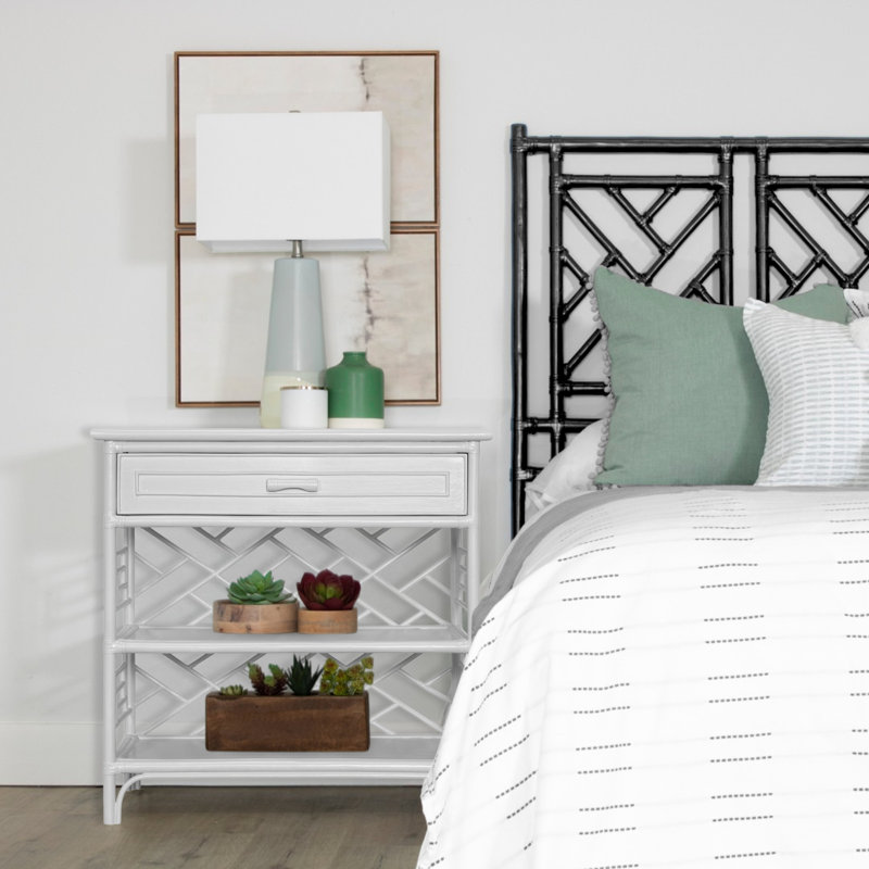 Chippendale End Table, Bright White