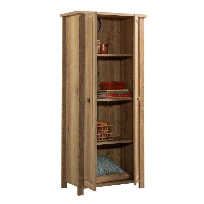 Armoire de rangement de style maison de campagne rustique
