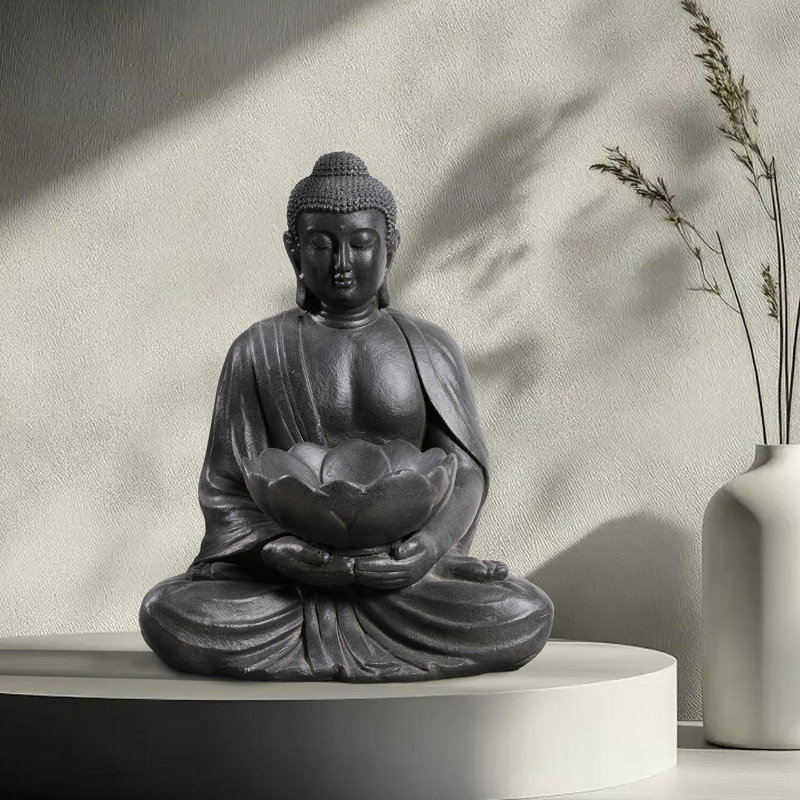 Bouddha méditant avec pot de fleurs de lotus