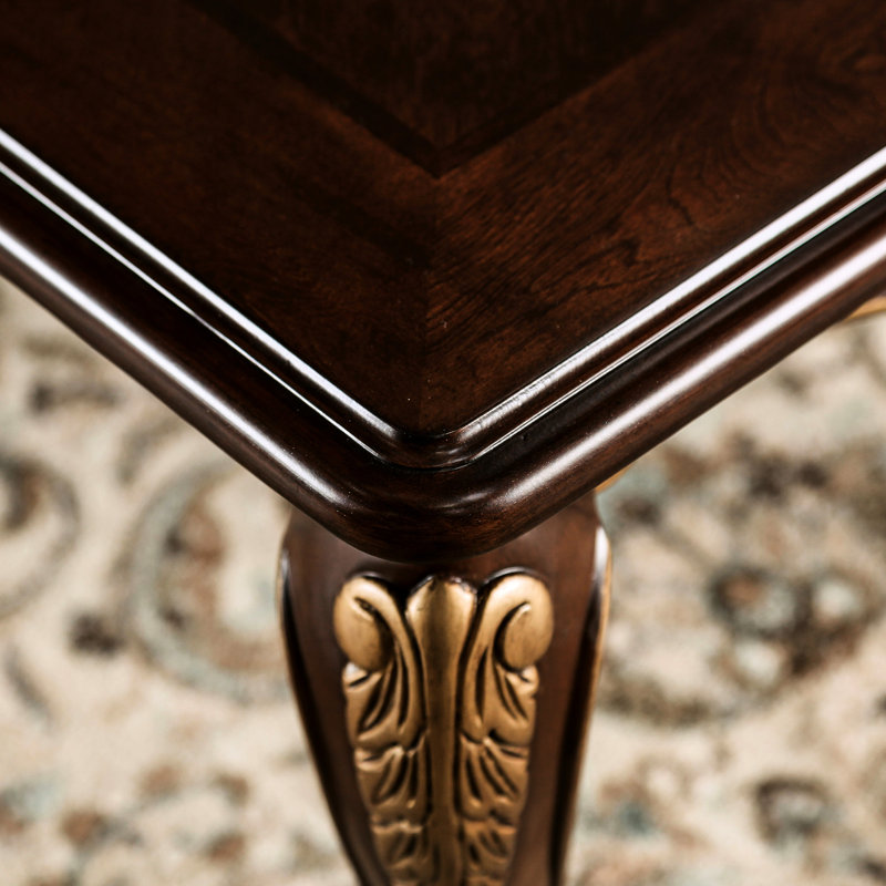 Table basse rectangulaire traditionnelle à finition tabac 1 pièce avec structure en bois massif, détails et détails dorés, l 48 po x P 27,5 po H 20,5 po