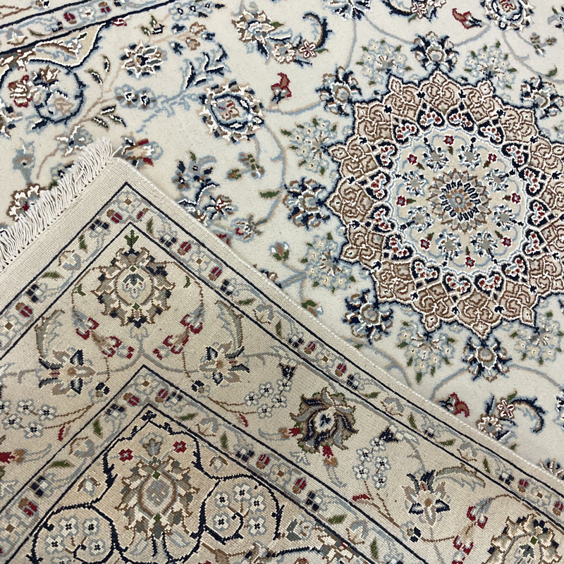  Handmade Nain Wool Rug