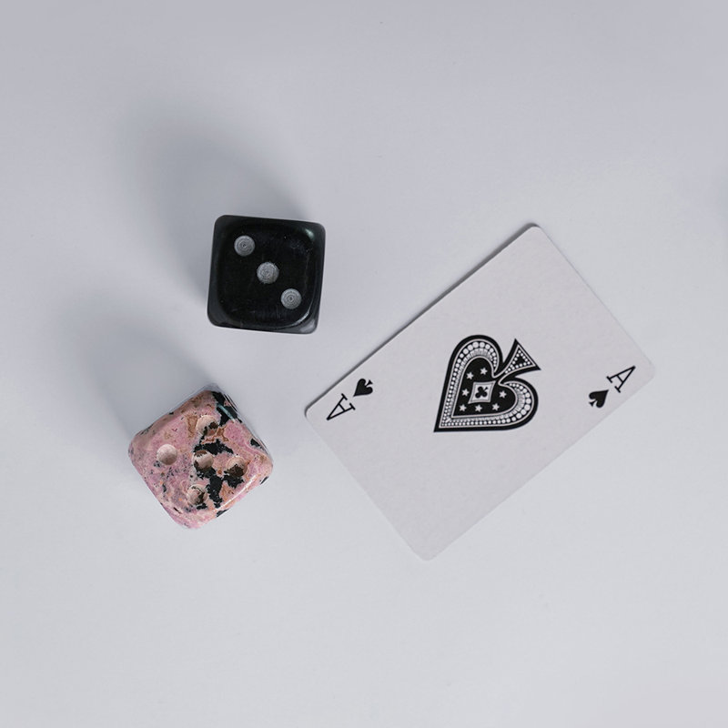 Dés S / 4: Rhodonite, Dumortierite, Onyx, Mariposita