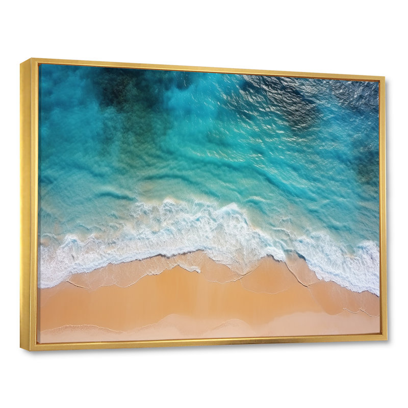 Vue aérienne de la plage bleue Tranquility III - plage, art mural, Cadre flottant doré, H 30 po x l 40 po x P 1,5 po