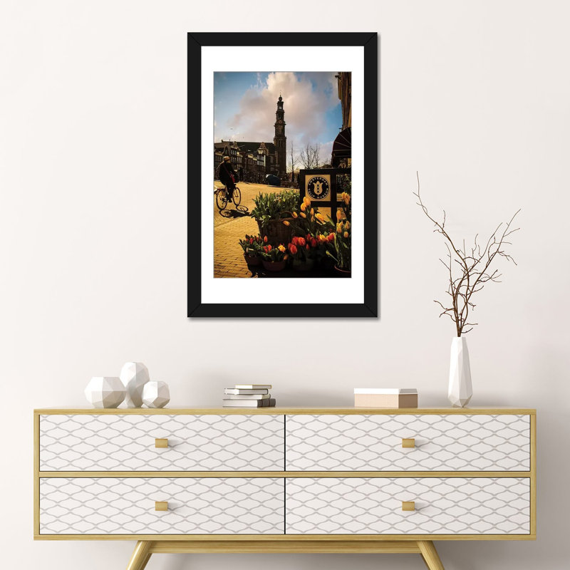 « amsterdam v », impression sur toile, H 24 po x l 16 po x P 1 po, Papier d'art encadré noir, Blanc