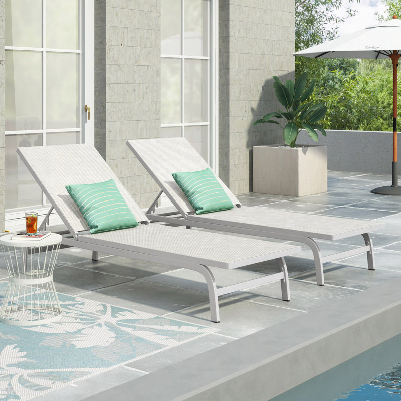 FINN CHAISE LOUNGE
