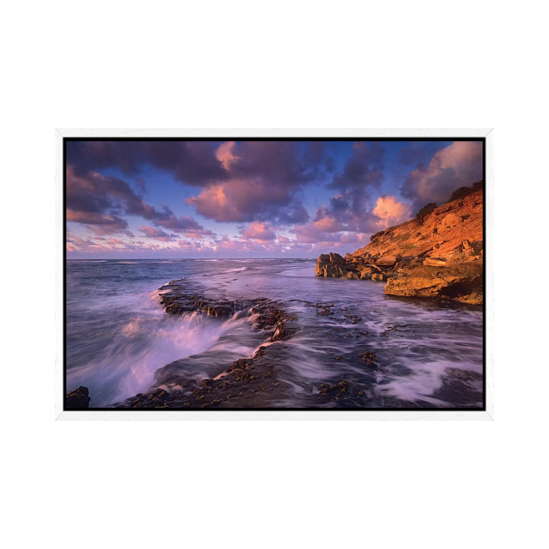 Surf Crashing On Rocks At Keoneloa Bay, Kauai, Hawaii von Tim Fitzharris - Gallery-Wrapped Canvas Giclée on Canvas