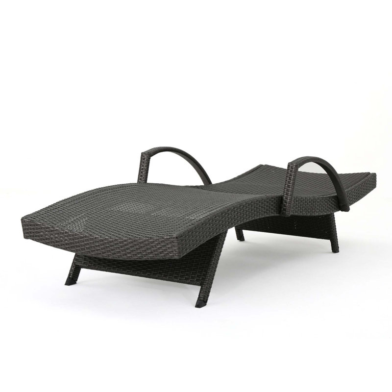 Chaise longue en osier PE avec accoudoirs et dossier réglable