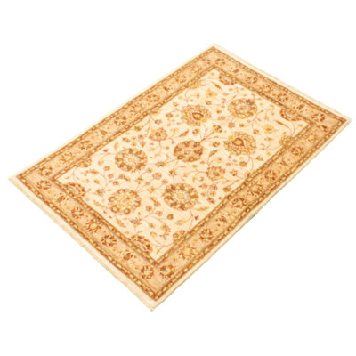 Tapis de bois one-of-kind-noué la 2010 chobi crème 4 pi 1 po x 5 pi 10 po Afridi
