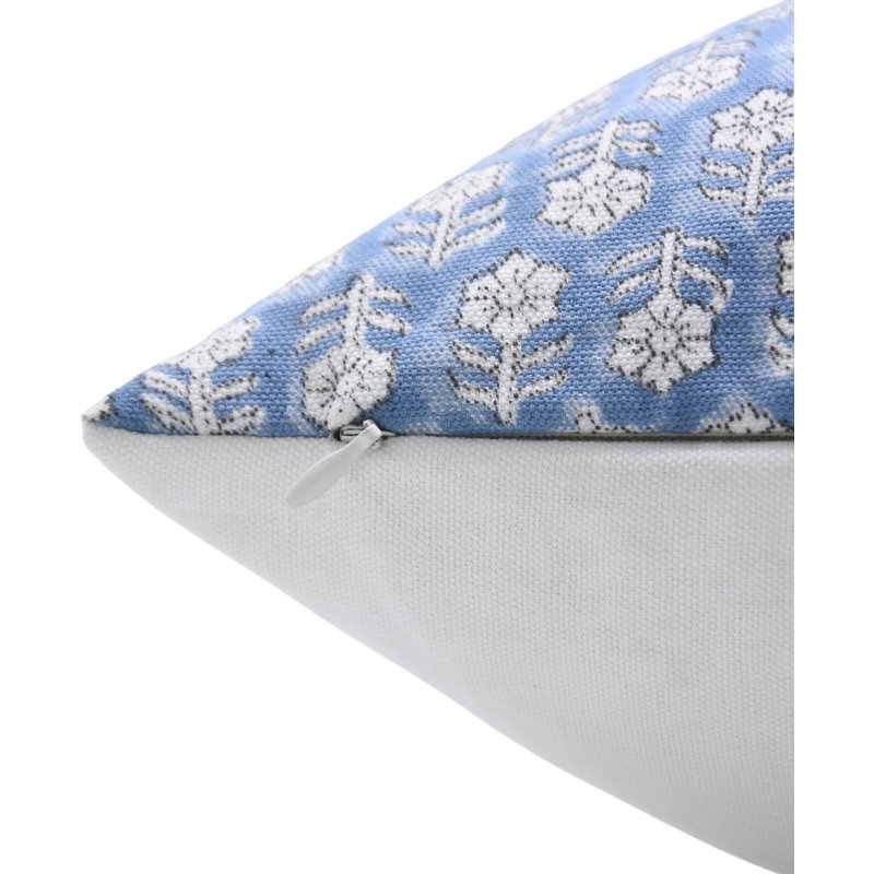 Housse de coussin en coton imprimé à la main Fabividine - Tulsi Buti, H 24 po x l 24 po, Bleu