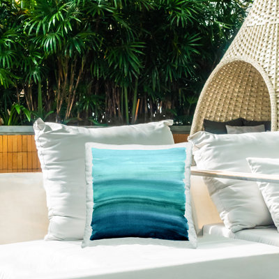 Coussin extérieur brossé à imprimé dégradé turquoise par Allie Corbin